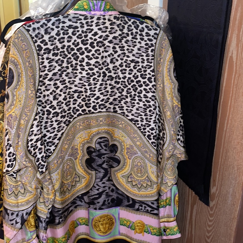Very Rare Gianni Versace Medusa Head Paisley print silk button down shirt - Picture 2 of 10